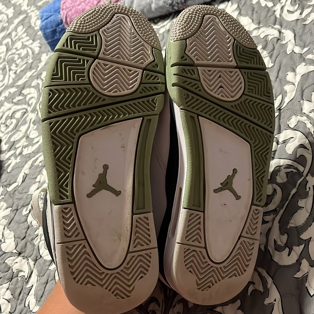 Women’s Air Jordan 4 Retro Seafoam - Picture 4 of 7